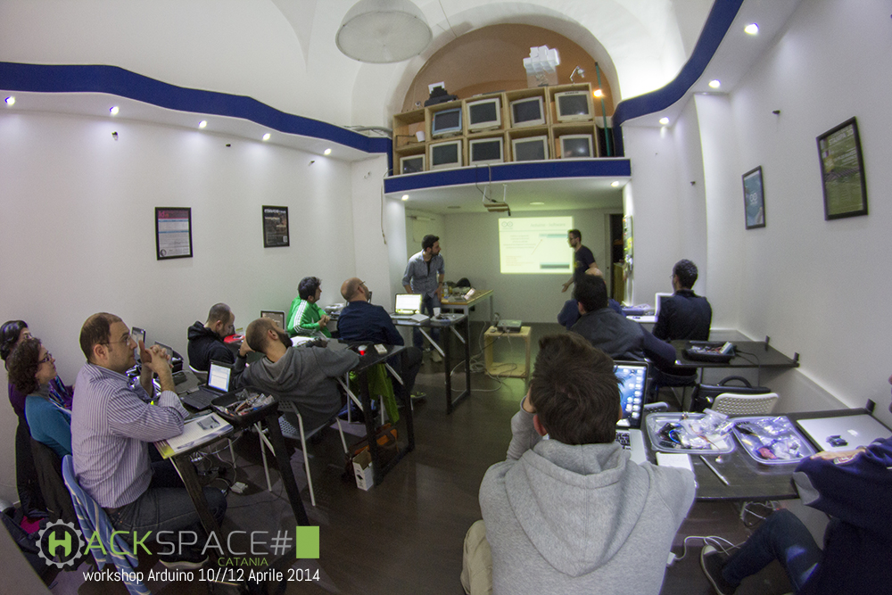 hackspacecatania-workshop-arduino_3-copia.jpg